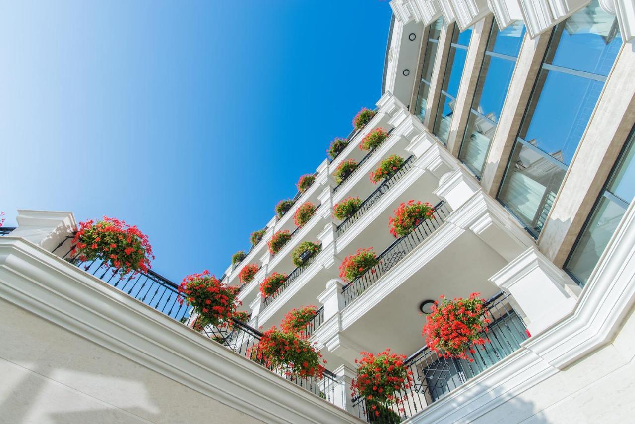 Casa Di Fiore Spa And Medical Hotel, Mineral Pools & Private Beach Kranevo Εξωτερικό φωτογραφία The hotel's balconies