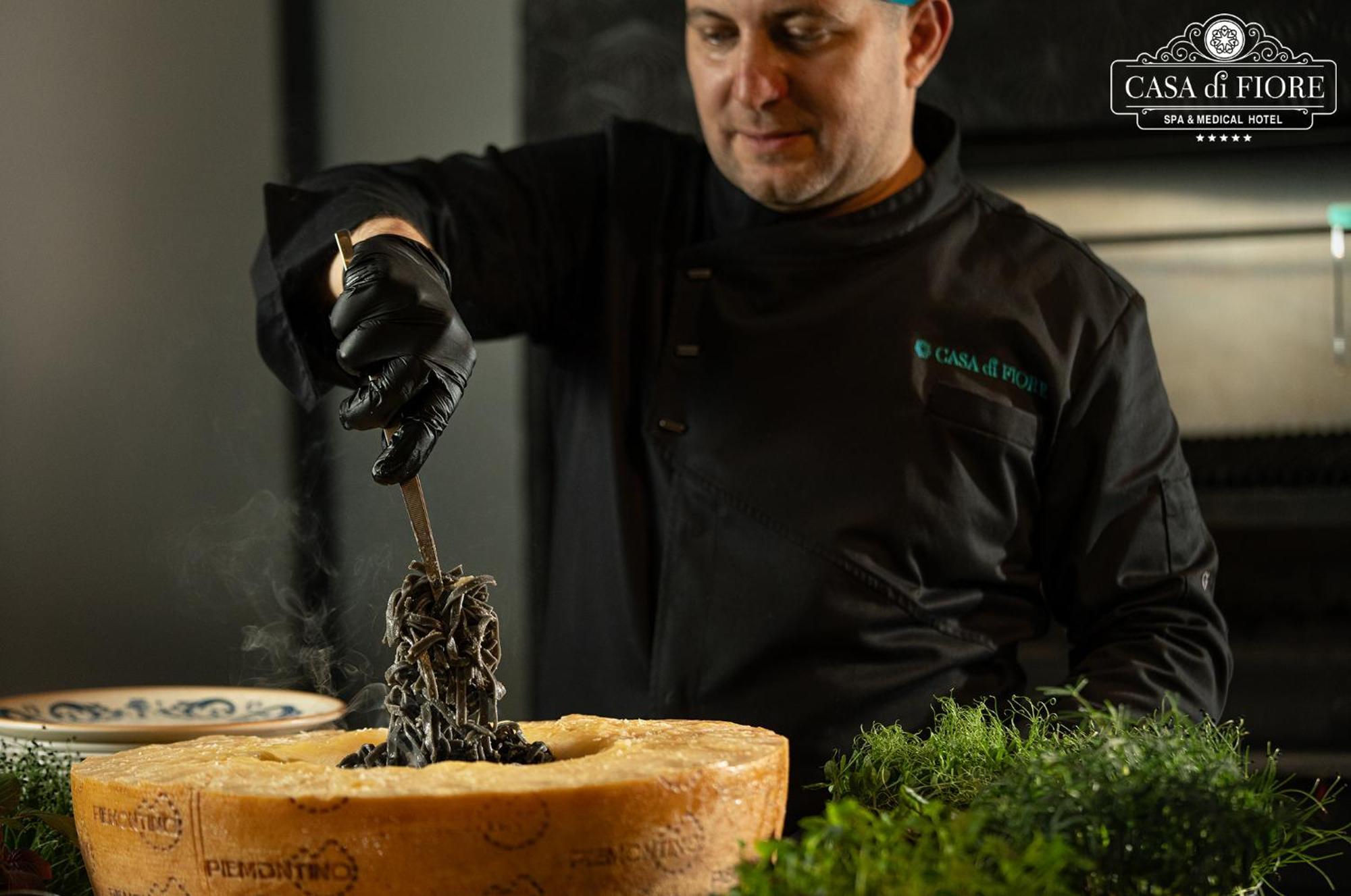 Casa Di Fiore Spa And Medical Hotel, Mineral Pools & Private Beach Kranevo Εξωτερικό φωτογραφία Chef using black truffle