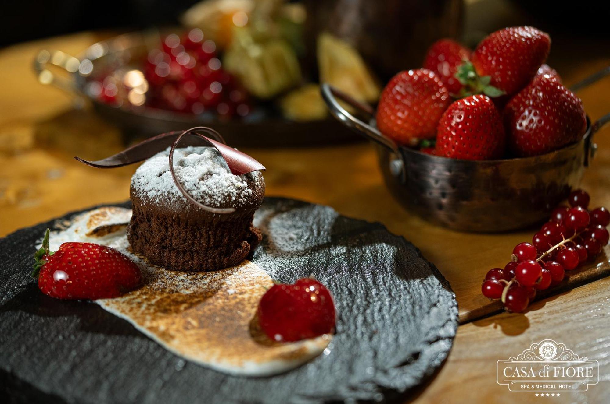 Casa Di Fiore Spa And Medical Hotel, Mineral Pools & Private Beach Kranevo Εξωτερικό φωτογραφία A chocolate dessert
